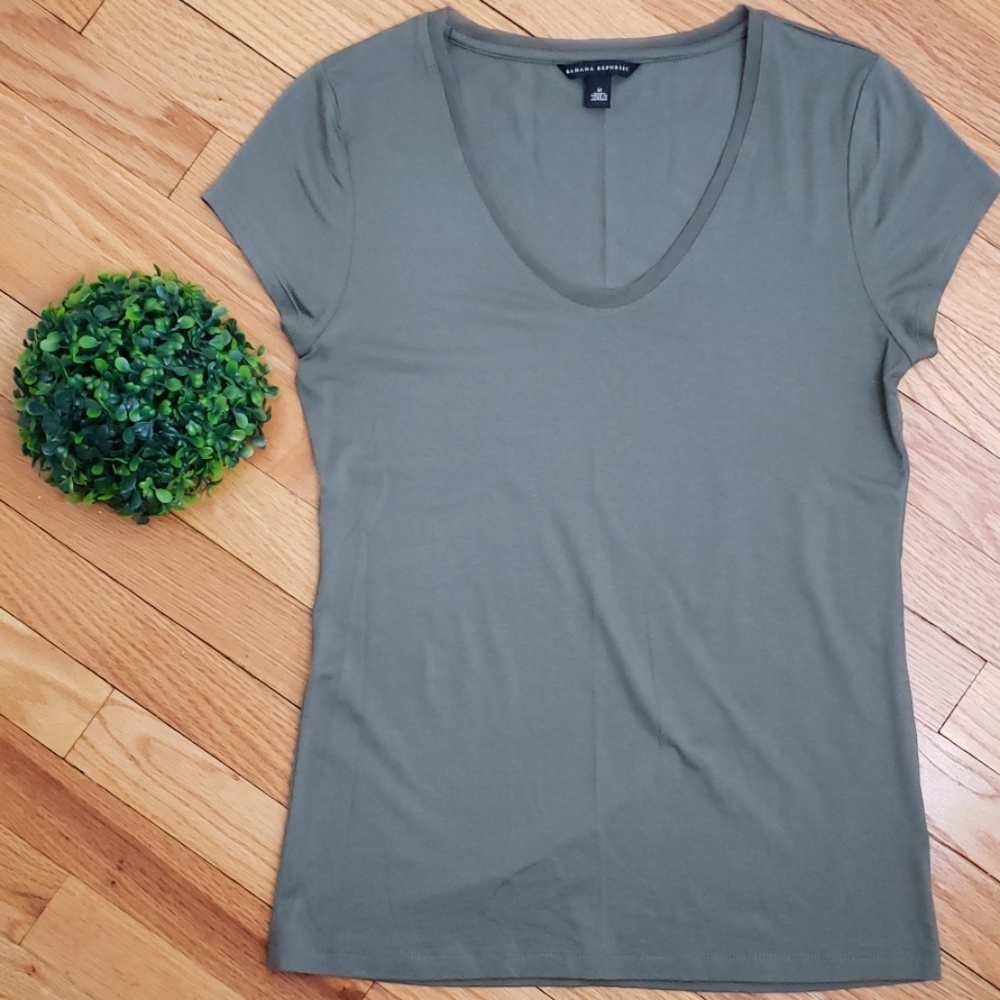 🌷Banana Republic short sleeve top size M